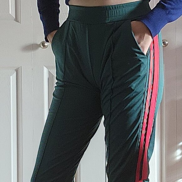 Sport pants Green with red stripe and pockets - Picture 3 of 7